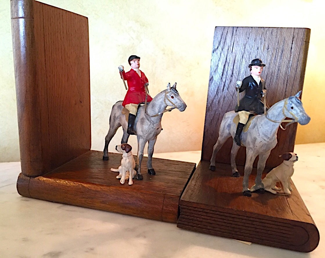 Bookends w detailed, hand painted, vintage Fox Hunt figures on