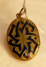 Load image into Gallery viewer, Locket, 9 kt gold with cobalt blue enamel inlay