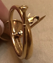 Load image into Gallery viewer, Brooch, French hunting horn, 1920’s-1930’s, 14 kt gold