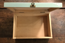 Load image into Gallery viewer, Box, vintage hunting scene, stenciled