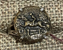 Load image into Gallery viewer, Ring, Sterling Silver w Hunt Scene Button, Sz 6
