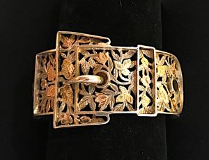 Bracelet, Fabulous silver buckle bracelet w 9 kt yellow, green & rose gold detail