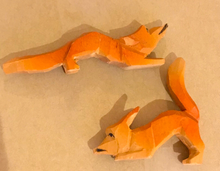 Load image into Gallery viewer, Foxes, tiny statues, Vintage Bavarian carvings, early-mid 20th c, set of 2
