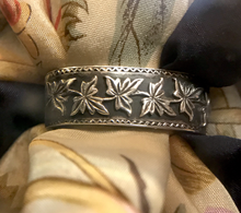 Load image into Gallery viewer, Scarf ring, 19th c, sterling, intricate ivy design
